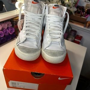 Nike Blazer Mid 77 Women’s 9.0